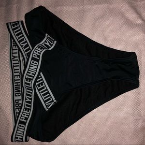 NWOT BIKINI BOTTOM SIZE 4